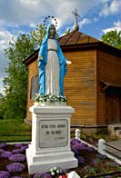 Statue of Our Lady in place of apparition